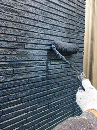 補修後、外壁をメイン色　(プレミアムシリコン)にて塗装
